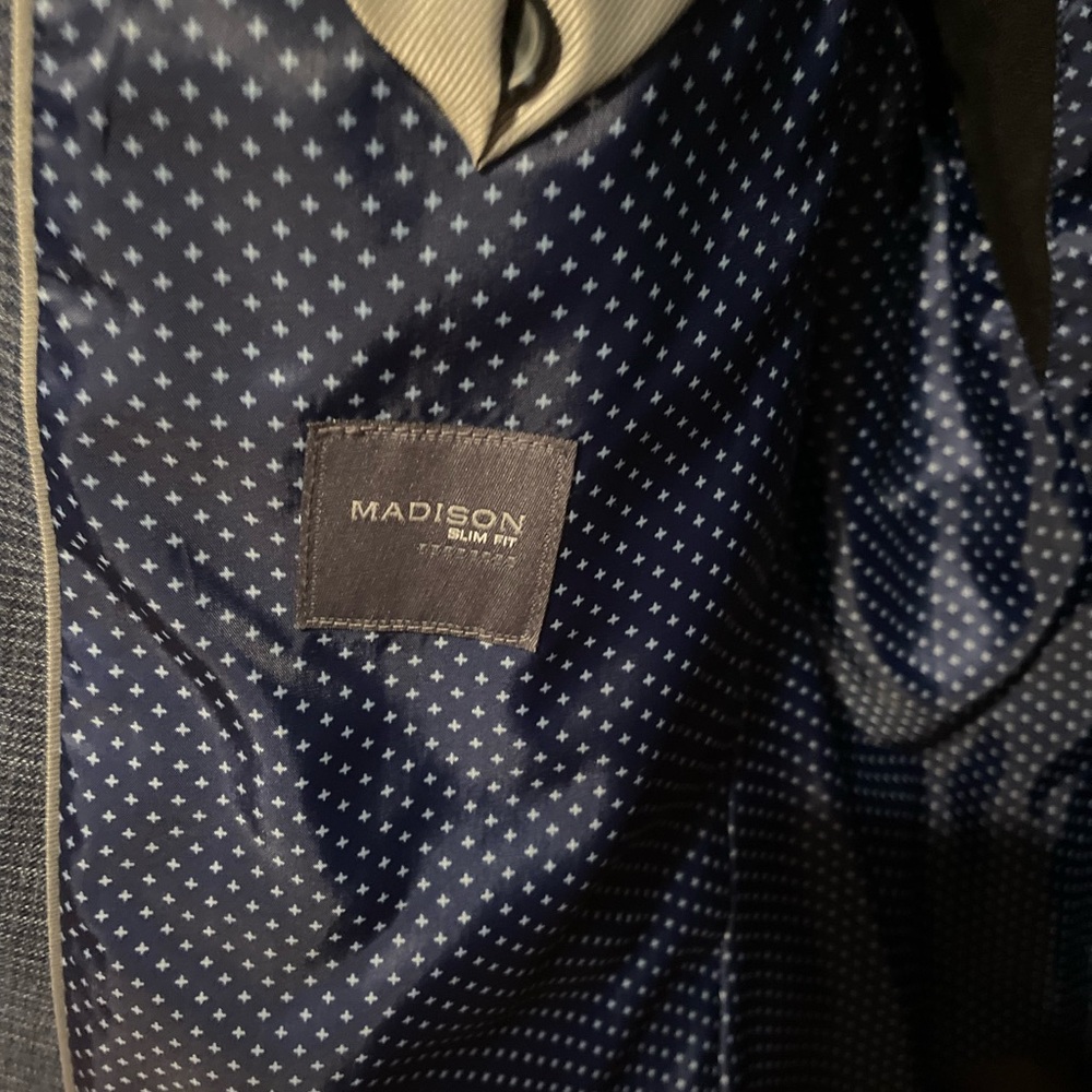 Men's Madison Bluish Gray Blazer

Free Shipping - Picture 5 of 7